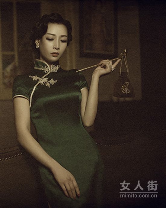 中式复古连衣裙，尽显中国女性韵味